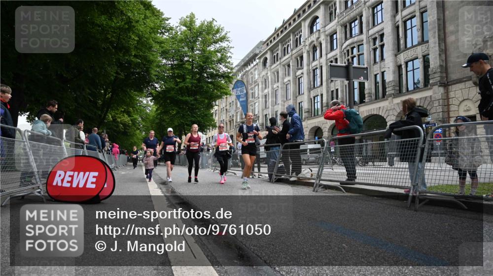 14.06.2026 - REWE Women's Run J. Mangold http://msf.ph/oto/9761050 14.06.2026 11:05:27 Ziel 5169, 5200, 5339, 5354, 5416, 5710, 5772, 5833, 5834, 5887, 5923 meine-sportfotos.de