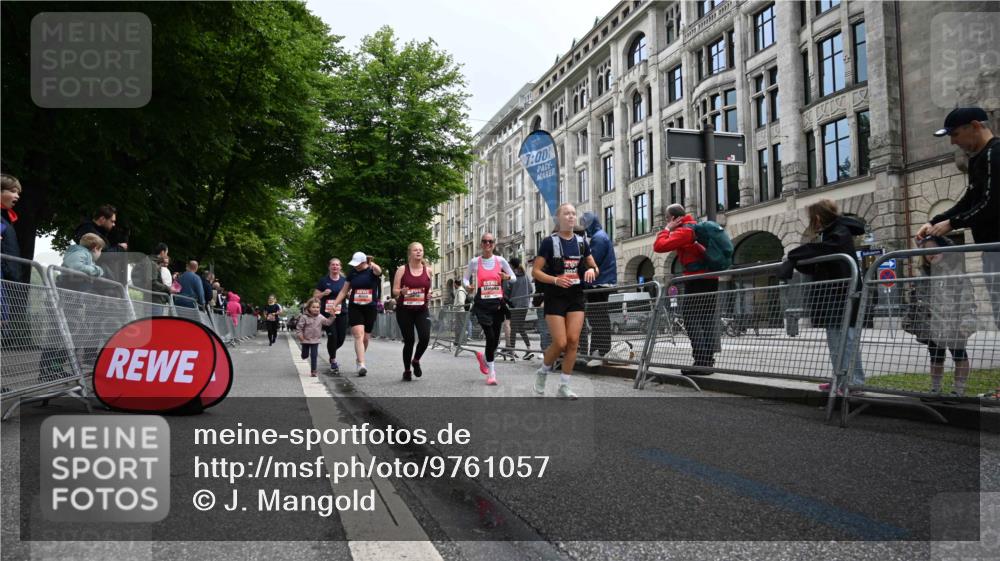 14.06.2026 - REWE Women's Run J. Mangold http://msf.ph/oto/9761057 14.06.2026 11:05:27 Ziel 5169, 5200, 5339, 5354, 5416, 5710, 5772, 5833, 5834, 5887, 5923 meine-sportfotos.de