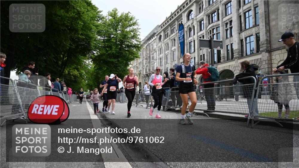 14.06.2026 - REWE Women's Run J. Mangold http://msf.ph/oto/9761062 14.06.2026 11:05:28 Ziel 5072, 5200, 5339, 5354, 5517, 5710, 5887, 5923, 5962 meine-sportfotos.de