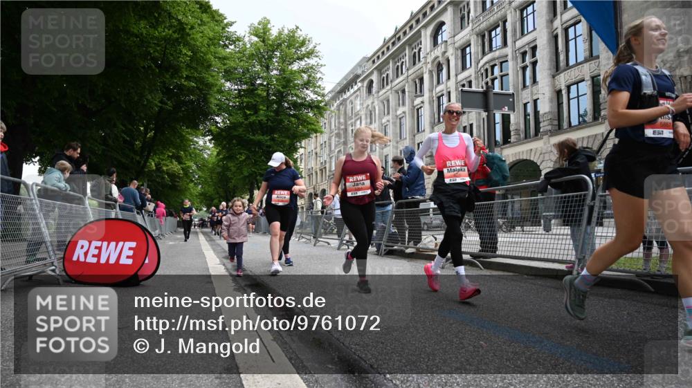 14.06.2026 - REWE Women's Run J. Mangold http://msf.ph/oto/9761072 14.06.2026 11:05:29 Ziel 5072, 5200, 5221, 5339, 5354, 5517, 5710, 5881, 5887, 5923, 5962 meine-sportfotos.de
