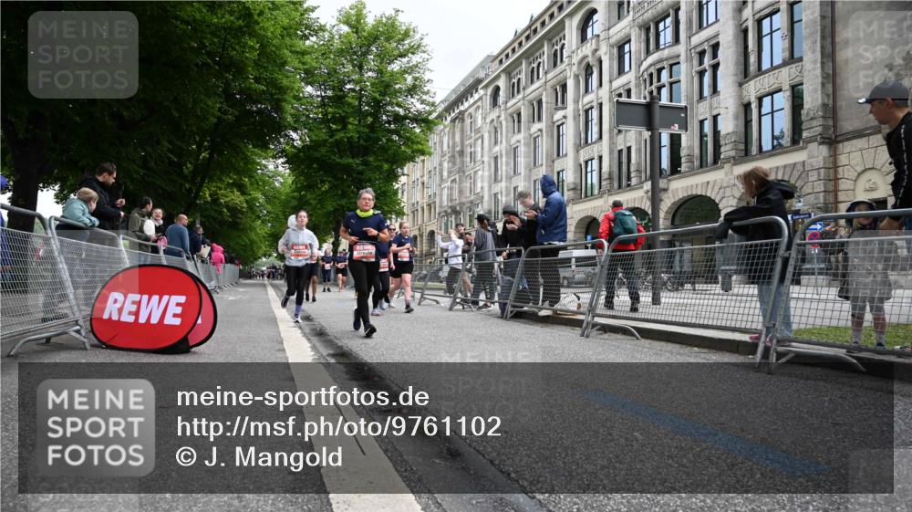 14.06.2026 - REWE Women's Run J. Mangold http://msf.ph/oto/9761102 14.06.2026 11:05:33 Ziel 5072, 5149, 5200, 5221, 5354, 5378, 5517, 5580, 5710, 5881, 5923, 5962 meine-sportfotos.de