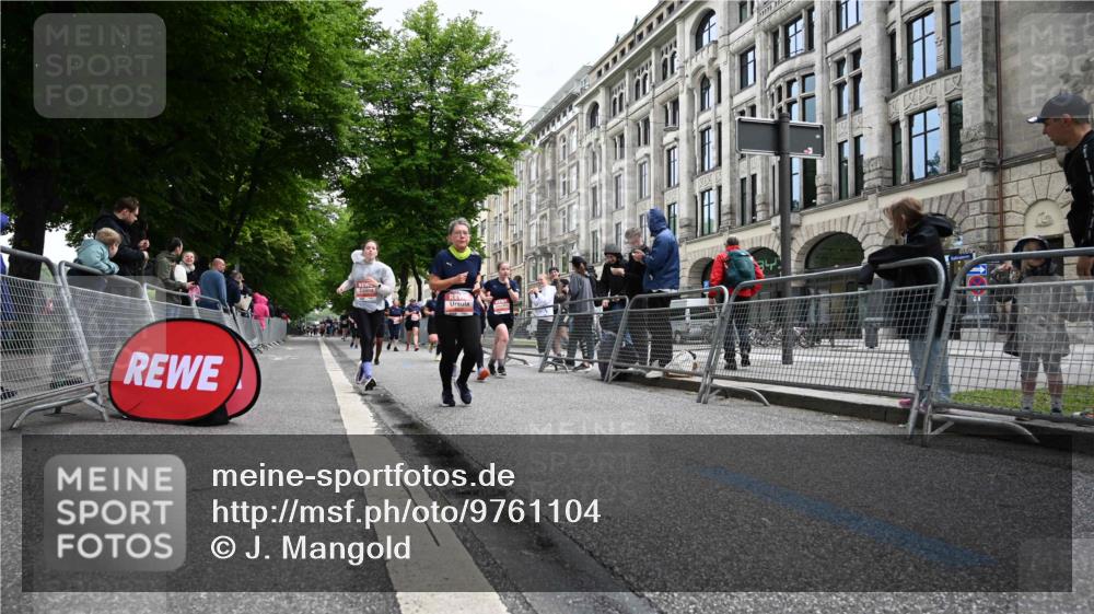 14.06.2026 - REWE Women's Run J. Mangold http://msf.ph/oto/9761104 14.06.2026 11:05:33 Ziel 5072, 5149, 5200, 5221, 5354, 5378, 5517, 5580, 5710, 5881, 5923, 5962 meine-sportfotos.de