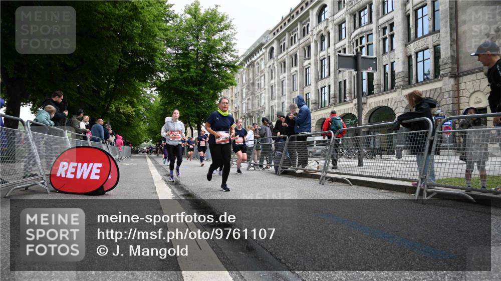 14.06.2026 - REWE Women's Run J. Mangold http://msf.ph/oto/9761107 14.06.2026 11:05:33 Ziel 5072, 5149, 5200, 5221, 5354, 5378, 5517, 5580, 5710, 5881, 5923, 5962 meine-sportfotos.de