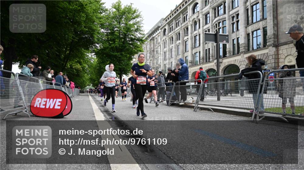 14.06.2026 - REWE Women's Run J. Mangold http://msf.ph/oto/9761109 14.06.2026 11:05:33 Ziel 5072, 5149, 5200, 5221, 5354, 5378, 5517, 5580, 5710, 5881, 5923, 5962 meine-sportfotos.de