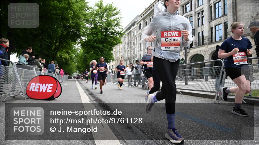 14.06.2026 - REWE Women's Run J. Mangold http://msf.ph/oto/9761128 14.06.2026 11:05:35 Ziel 5072, 5149, 5221, 5378, 5517, 5580, 5699, 5705, 5881, 5903, 5962 meine-sportfotos.de