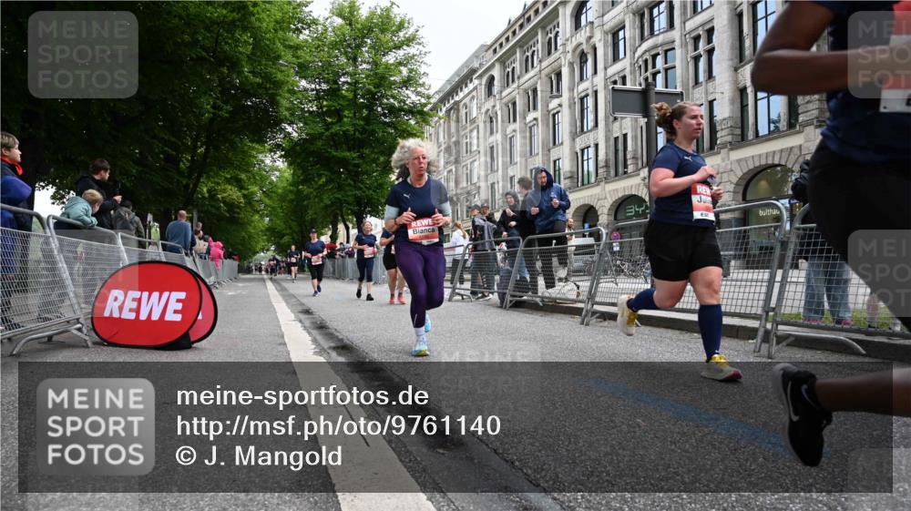 14.06.2026 - REWE Women's Run J. Mangold http://msf.ph/oto/9761140 14.06.2026 11:05:37 Ziel 5072, 5149, 5221, 5378, 5517, 5580, 5699, 5705, 5881, 5903, 5962 meine-sportfotos.de