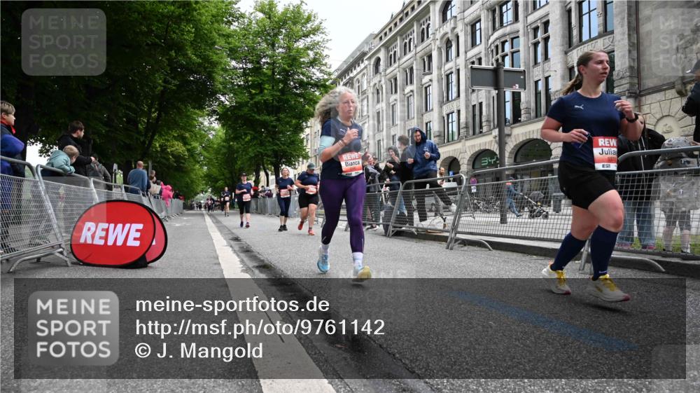 14.06.2026 - REWE Women's Run J. Mangold http://msf.ph/oto/9761142 14.06.2026 11:05:37 Ziel 5072, 5149, 5221, 5378, 5517, 5580, 5699, 5705, 5881, 5903, 5962 meine-sportfotos.de