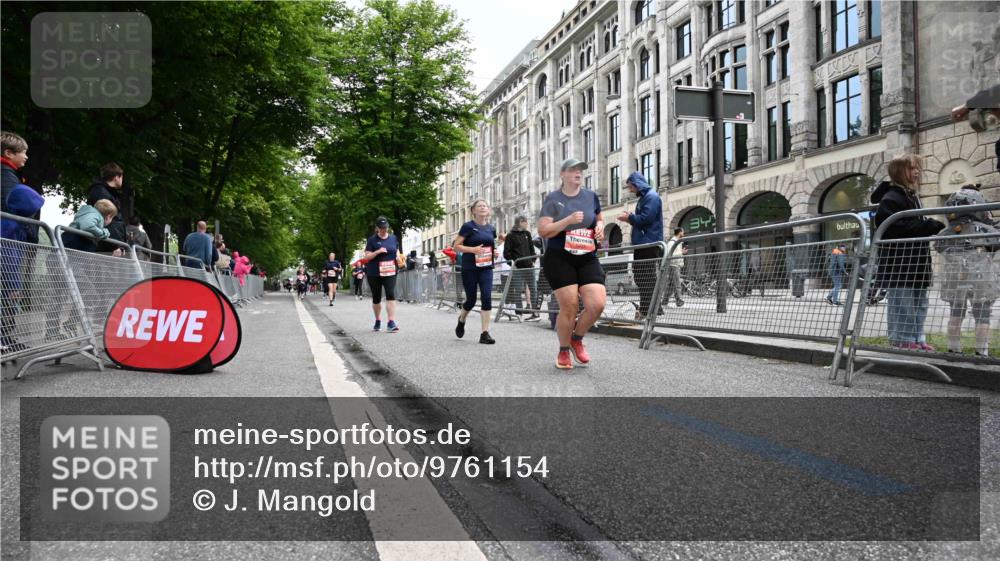 14.06.2026 - REWE Women's Run J. Mangold http://msf.ph/oto/9761154 14.06.2026 11:05:39 Ziel 5149, 5221, 5227, 5378, 5580, 5699, 5705, 5805, 5881, 5903 meine-sportfotos.de