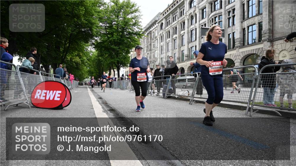 14.06.2026 - REWE Women's Run J. Mangold http://msf.ph/oto/9761170 14.06.2026 11:05:41 Ziel 5227, 5378, 5580, 5699, 5705, 5805, 5903, 6026 meine-sportfotos.de
