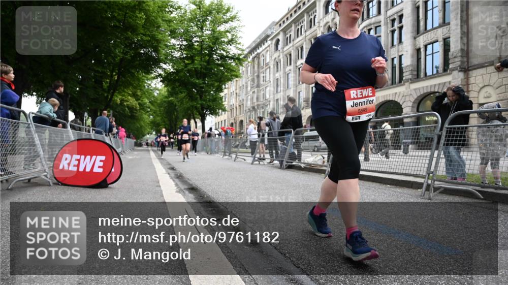14.06.2026 - REWE Women's Run J. Mangold http://msf.ph/oto/9761182 14.06.2026 11:05:42 Ziel 5227, 5699, 5705, 5757, 5805, 5903, 6026 meine-sportfotos.de