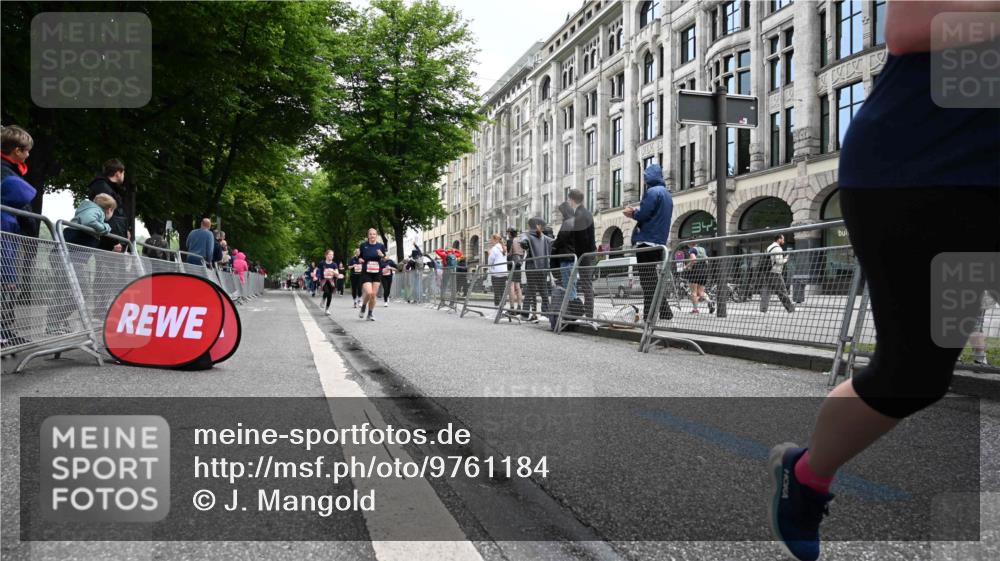 14.06.2026 - REWE Women's Run J. Mangold http://msf.ph/oto/9761184 14.06.2026 11:05:42 Ziel 5227, 5699, 5705, 5757, 5805, 5903, 6026 meine-sportfotos.de