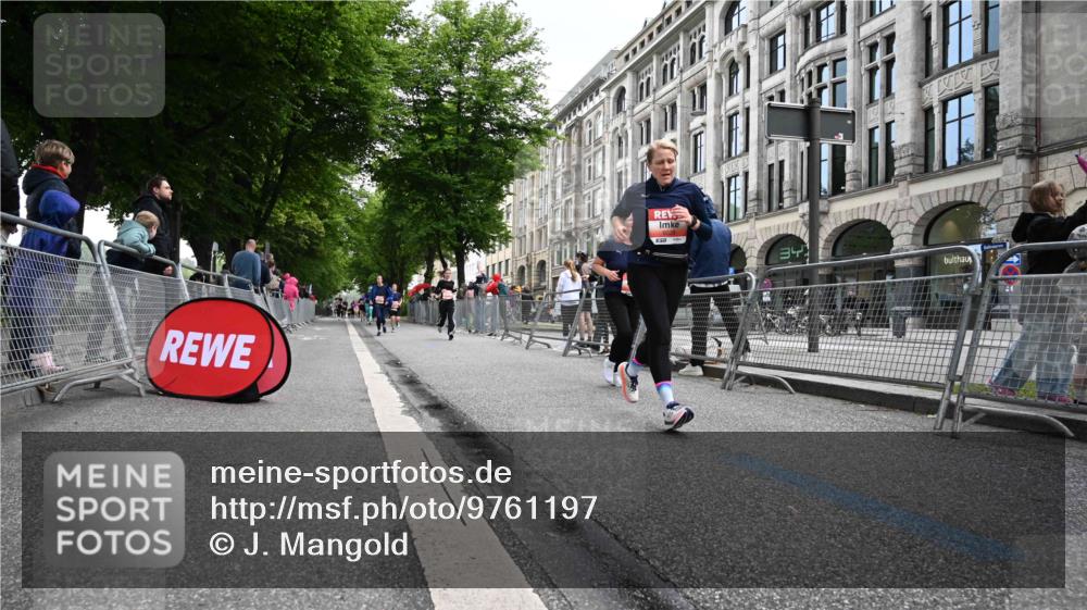 14.06.2026 - REWE Women's Run J. Mangold http://msf.ph/oto/9761197 14.06.2026 11:05:47 Ziel 5130, 5227, 5727, 5757, 5805, 6026 meine-sportfotos.de
