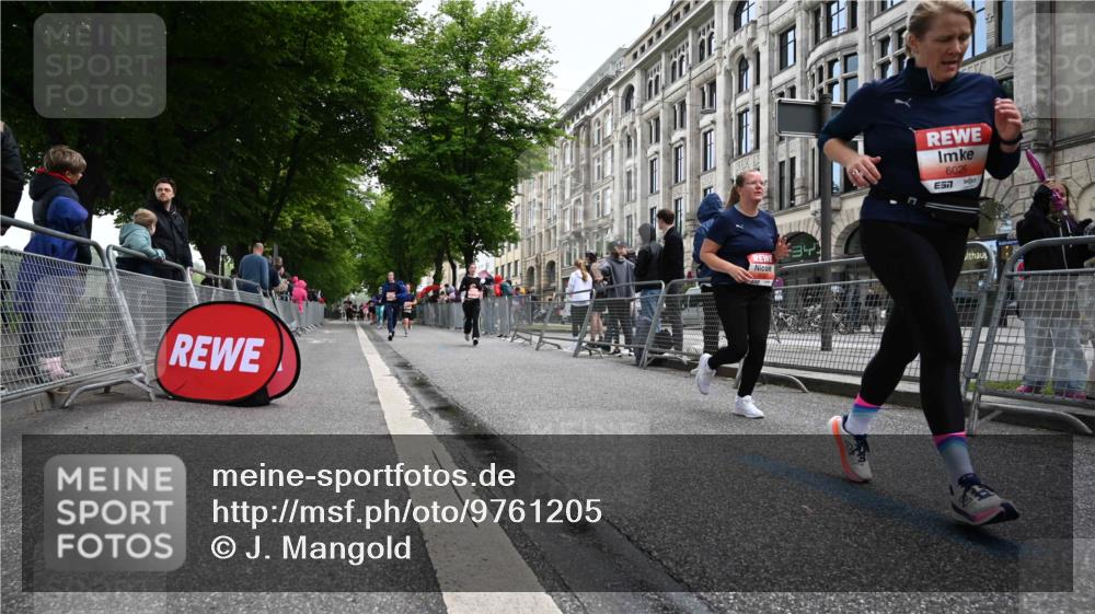 14.06.2026 - REWE Women's Run J. Mangold http://msf.ph/oto/9761205 14.06.2026 11:05:48 Ziel 5130, 5227, 5727, 5757, 5794, 5805, 6026 meine-sportfotos.de