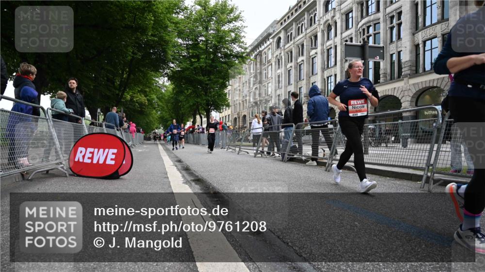 14.06.2026 - REWE Women's Run J. Mangold http://msf.ph/oto/9761208 14.06.2026 11:05:48 Ziel 5130, 5227, 5727, 5757, 5794, 5805, 6026 meine-sportfotos.de