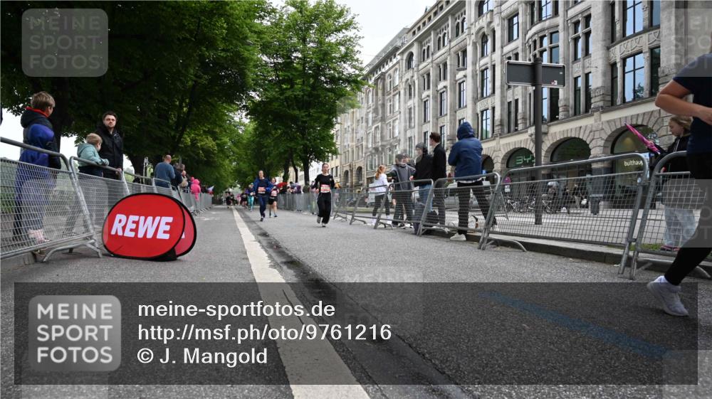 14.06.2026 - REWE Women's Run J. Mangold http://msf.ph/oto/9761216 14.06.2026 11:05:49 Ziel 5130, 5227, 5727, 5757, 5794, 5805, 6026 meine-sportfotos.de
