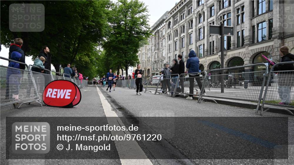 14.06.2026 - REWE Women's Run J. Mangold http://msf.ph/oto/9761220 14.06.2026 11:05:49 Ziel 5130, 5227, 5727, 5757, 5794, 5805, 6026 meine-sportfotos.de