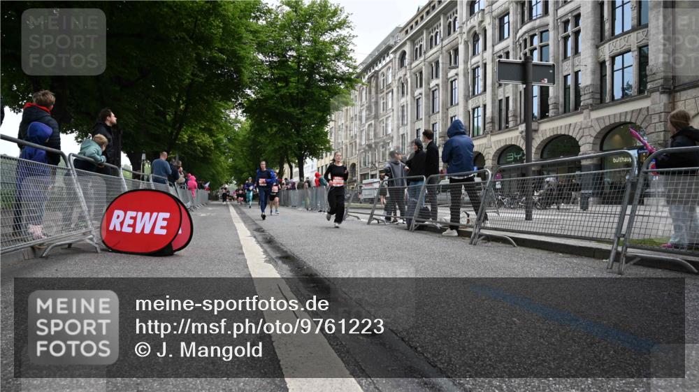 14.06.2026 - REWE Women's Run J. Mangold http://msf.ph/oto/9761223 14.06.2026 11:05:49 Ziel 5130, 5227, 5727, 5757, 5794, 5805, 6026 meine-sportfotos.de