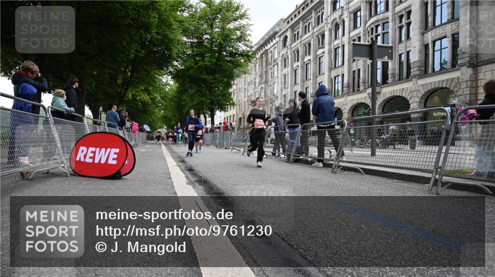 14.06.2026 - REWE Women's Run J. Mangold http://msf.ph/oto/9761230 14.06.2026 11:05:50 Ziel 5130, 5727, 5757, 5794, 6026 meine-sportfotos.de