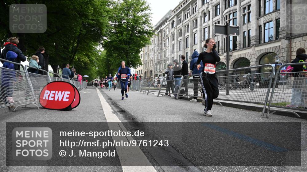 14.06.2026 - REWE Women's Run J. Mangold http://msf.ph/oto/9761243 14.06.2026 11:05:51 Ziel 5130, 5727, 5757, 5794, 5960, 6026 meine-sportfotos.de