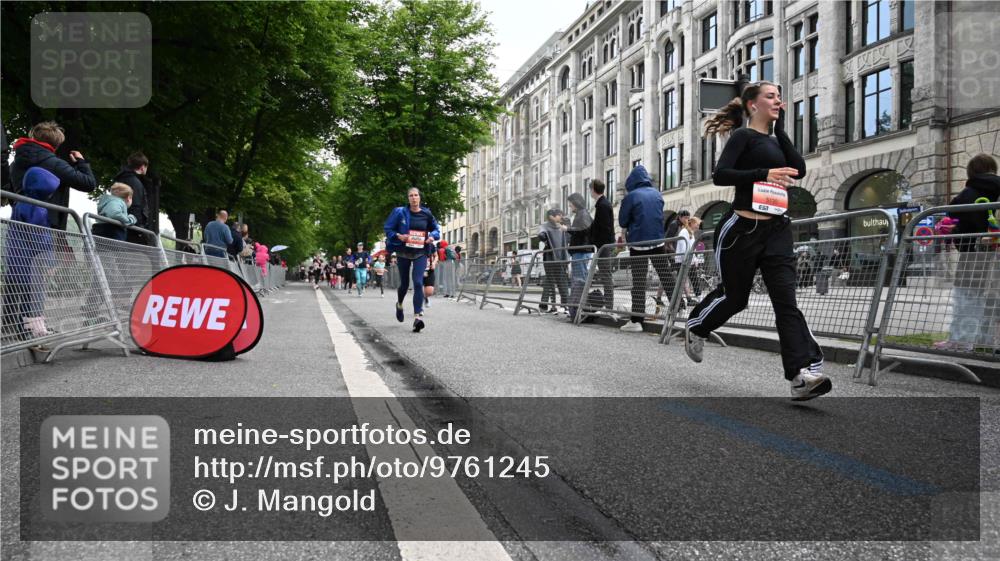 14.06.2026 - REWE Women's Run J. Mangold http://msf.ph/oto/9761245 14.06.2026 11:05:51 Ziel 5130, 5727, 5757, 5794, 5960, 6026 meine-sportfotos.de