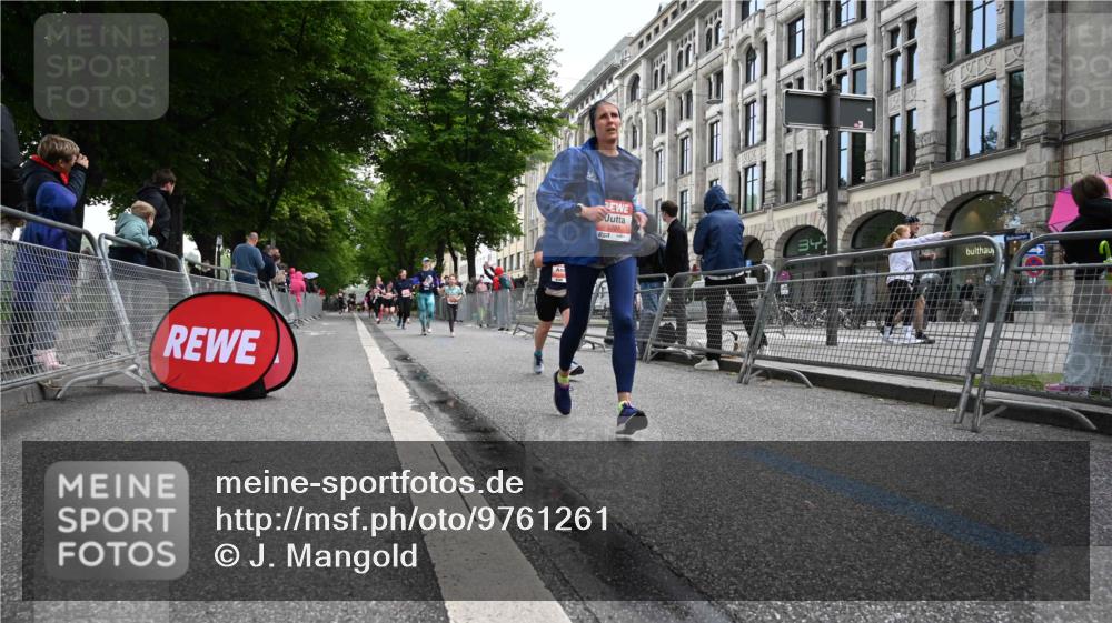 14.06.2026 - REWE Women's Run J. Mangold http://msf.ph/oto/9761261 14.06.2026 11:05:53 Ziel 5130, 5727, 5794, 5799, 5844, 5960 meine-sportfotos.de