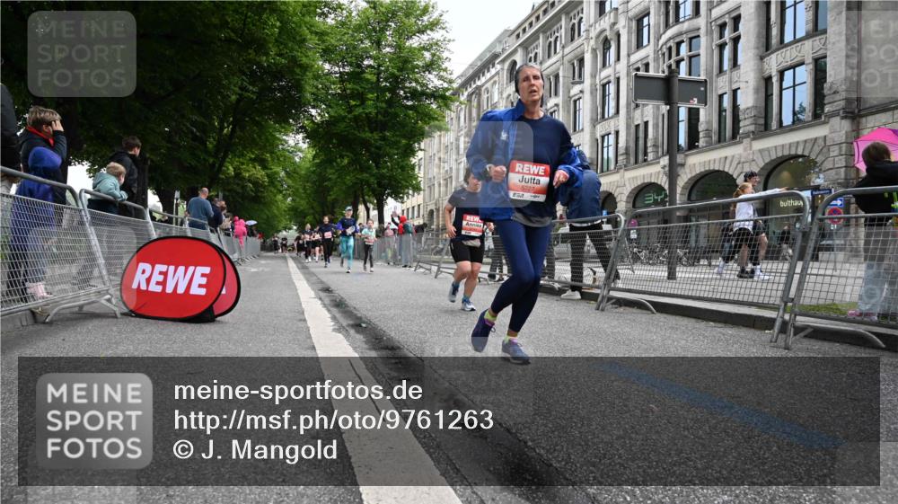 14.06.2026 - REWE Women's Run J. Mangold http://msf.ph/oto/9761263 14.06.2026 11:05:53 Ziel 5130, 5727, 5794, 5799, 5844, 5960 meine-sportfotos.de