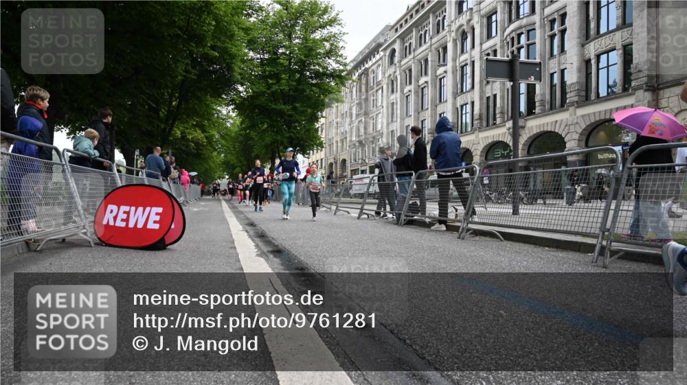 14.06.2026 - REWE Women's Run J. Mangold http://msf.ph/oto/9761281 14.06.2026 11:05:55 Ziel 5130, 5382, 5541, 5727, 5794, 5799, 5844, 5960 meine-sportfotos.de