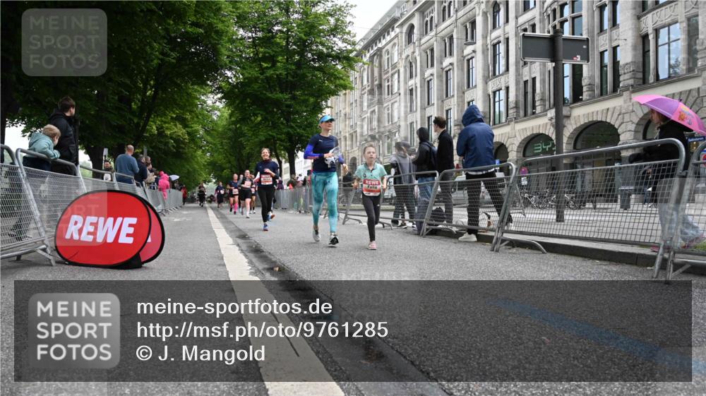 14.06.2026 - REWE Women's Run J. Mangold http://msf.ph/oto/9761285 14.06.2026 11:05:56 Ziel 5382, 5541, 5727, 5794, 5799, 5844, 5960 meine-sportfotos.de