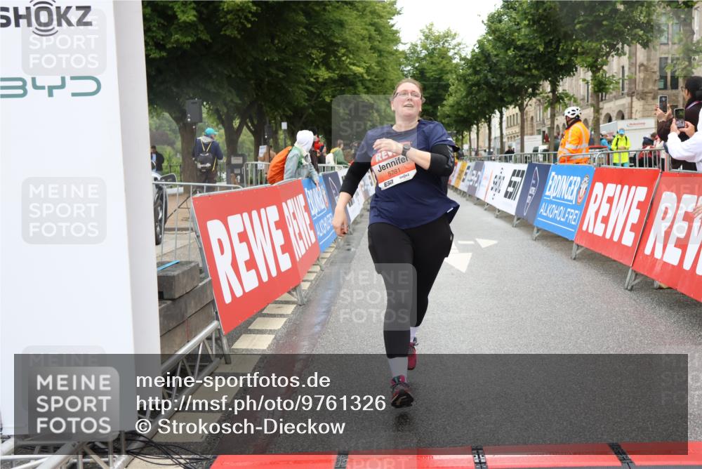 14.06.2026 - REWE Women's Run Strokosch-Dieckow http://msf.ph/oto/9761326 14.06.2026 11:14:24 Ziel 5781 meine-sportfotos.de