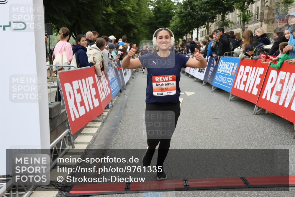 14.06.2026 - REWE Women's Run Strokosch-Dieckow http://msf.ph/oto/9761335 14.06.2026 10:58:48 Ziel 5086, 5713 meine-sportfotos.de