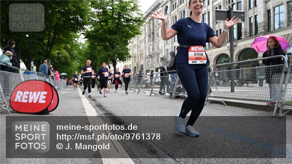 14.06.2026 - REWE Women's Run J. Mangold http://msf.ph/oto/9761378 14.06.2026 11:06:04 Ziel 5071, 5075, 5076, 5134, 5222, 5283, 5382, 5480, 5491, 5501, 5541, 5574, 5829, 6024 meine-sportfotos.de