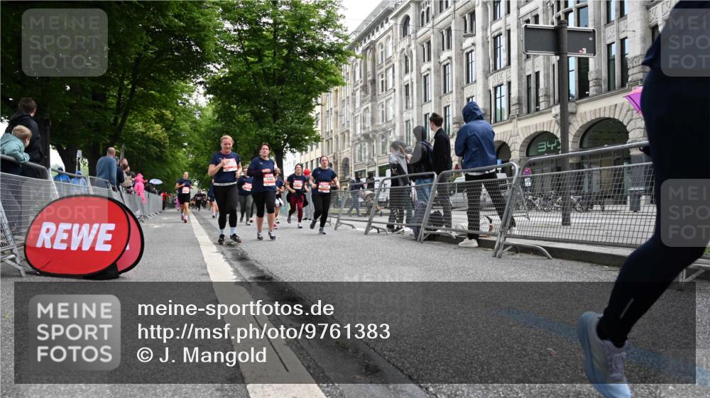 14.06.2026 - REWE Women's Run J. Mangold http://msf.ph/oto/9761383 14.06.2026 11:06:05 Ziel 5071, 5075, 5076, 5134, 5222, 5283, 5382, 5441, 5480, 5491, 5501, 5541, 5574, 5829, 6024, 6067 meine-sportfotos.de