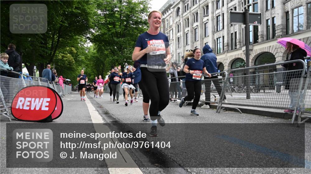 14.06.2026 - REWE Women's Run J. Mangold http://msf.ph/oto/9761404 14.06.2026 11:06:07 Ziel 5071, 5075, 5076, 5084, 5134, 5222, 5283, 5441, 5480, 5491, 5501, 5574, 5605, 5829, 6024, 6067 meine-sportfotos.de