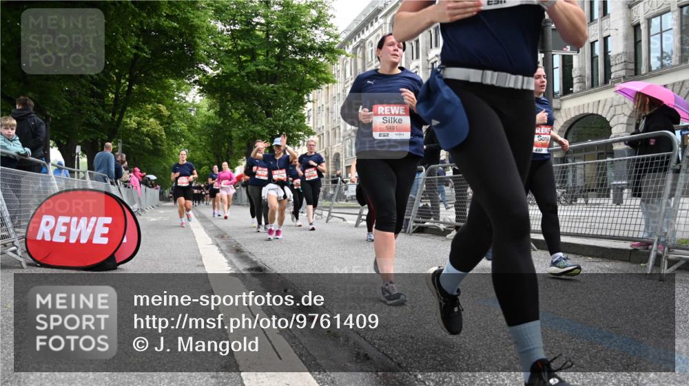 14.06.2026 - REWE Women's Run J. Mangold http://msf.ph/oto/9761409 14.06.2026 11:06:07 Ziel 5071, 5075, 5076, 5084, 5134, 5222, 5283, 5441, 5480, 5491, 5501, 5574, 5605, 5829, 6024, 6067 meine-sportfotos.de