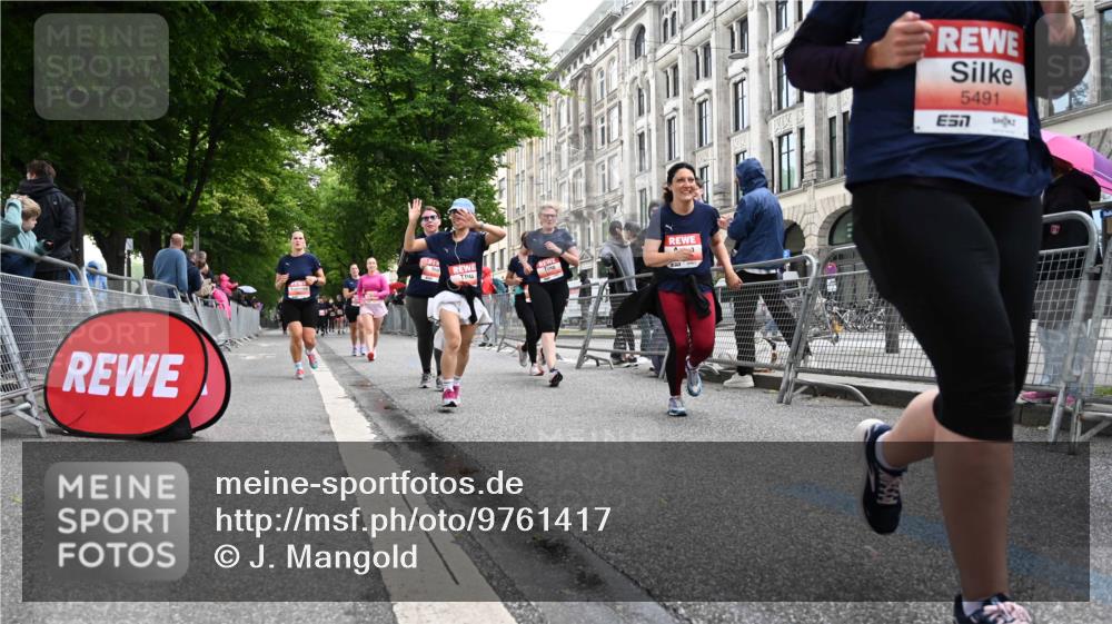 14.06.2026 - REWE Women's Run J. Mangold http://msf.ph/oto/9761417 14.06.2026 11:06:08 Ziel 5071, 5084, 5222, 5283, 5441, 5480, 5491, 5501, 5574, 5605, 5829, 6024, 6067 meine-sportfotos.de