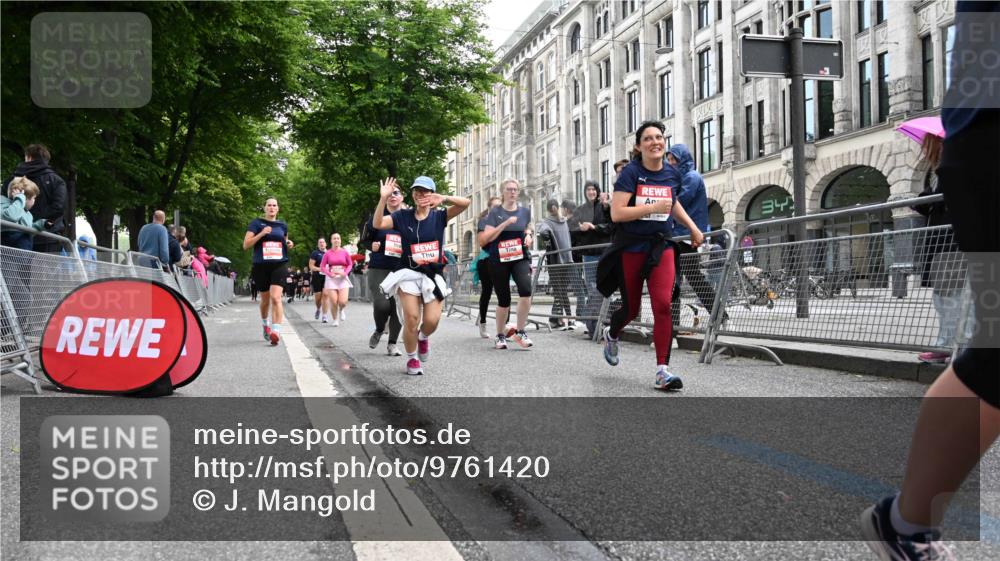 14.06.2026 - REWE Women's Run J. Mangold http://msf.ph/oto/9761420 14.06.2026 11:06:08 Ziel 5071, 5084, 5222, 5283, 5441, 5480, 5491, 5501, 5574, 5605, 5829, 6024, 6067 meine-sportfotos.de