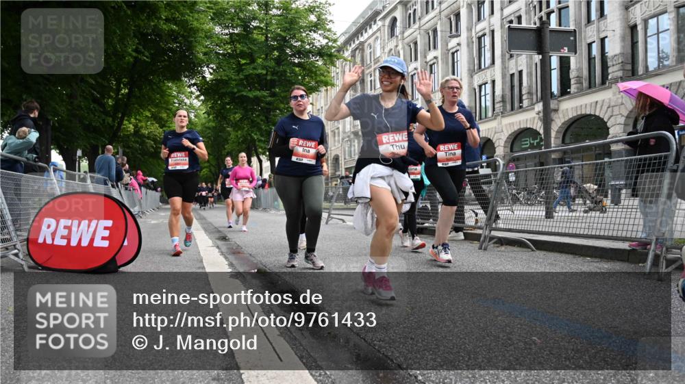 14.06.2026 - REWE Women's Run J. Mangold http://msf.ph/oto/9761433 14.06.2026 11:06:09 Ziel 5071, 5084, 5222, 5283, 5441, 5480, 5491, 5501, 5574, 5605, 6024, 6067 meine-sportfotos.de
