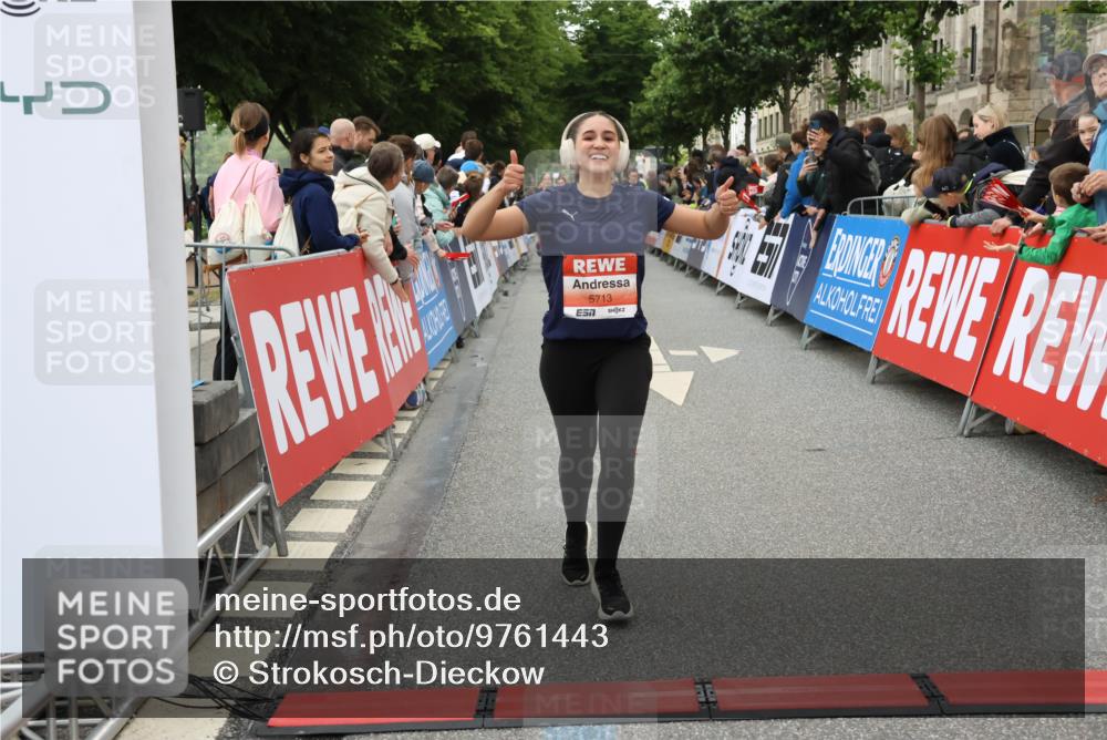 14.06.2026 - REWE Women's Run Strokosch-Dieckow http://msf.ph/oto/9761443 14.06.2026 10:58:47 Ziel 5086, 5713 meine-sportfotos.de