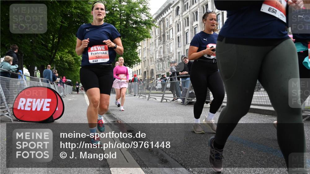 14.06.2026 - REWE Women's Run J. Mangold http://msf.ph/oto/9761448 14.06.2026 11:06:11 Ziel 5071, 5084, 5222, 5283, 5441, 5480, 5491, 5501, 5574, 5605, 6067 meine-sportfotos.de