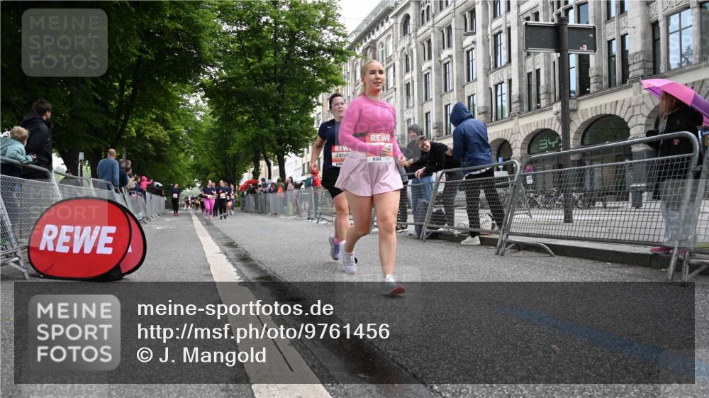 14.06.2026 - REWE Women's Run J. Mangold http://msf.ph/oto/9761456 14.06.2026 11:06:12 Ziel 5071, 5084, 5283, 5441, 5480, 5501, 5574, 5605, 6067 meine-sportfotos.de