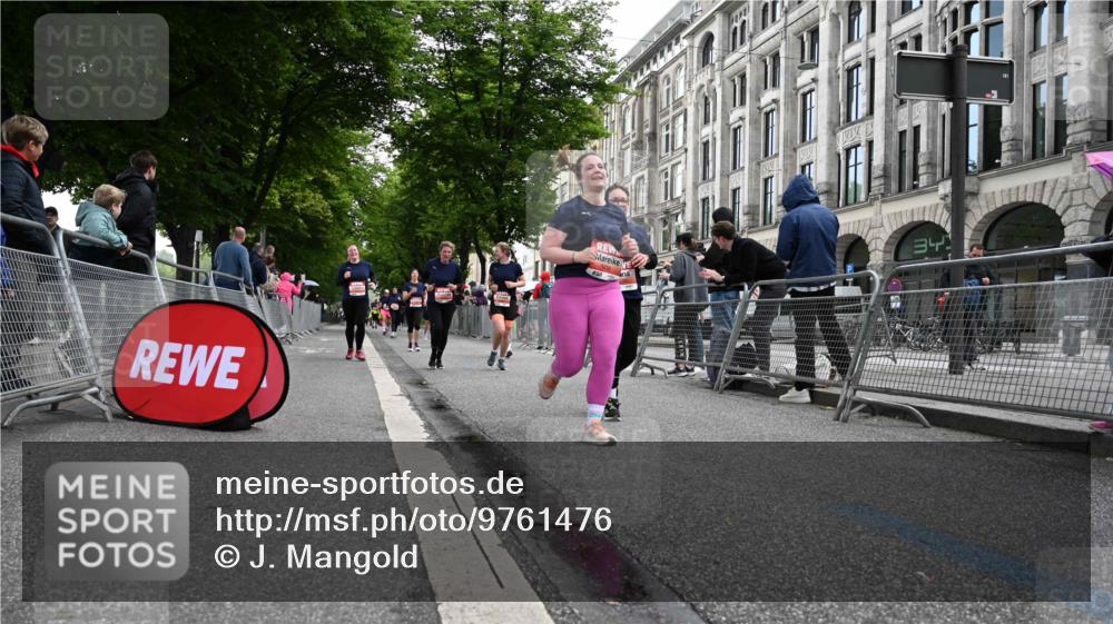 14.06.2026 - REWE Women's Run J. Mangold http://msf.ph/oto/9761476 14.06.2026 11:06:19 Ziel 5288, 5395, 5436, 5535, 5722, 5775, 5956, 5958 meine-sportfotos.de