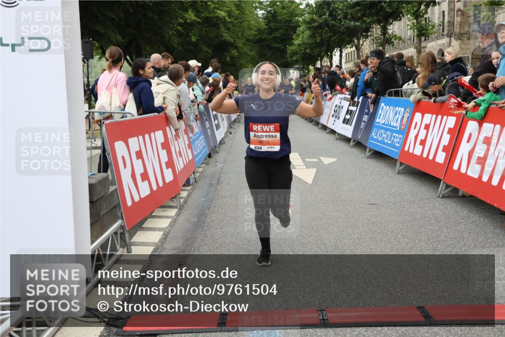 14.06.2026 - REWE Women's Run Strokosch-Dieckow http://msf.ph/oto/9761504 14.06.2026 10:58:47 Ziel 5086, 5713 meine-sportfotos.de