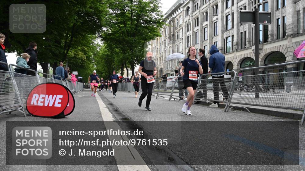 14.06.2026 - REWE Women's Run J. Mangold http://msf.ph/oto/9761535 14.06.2026 11:06:24 Ziel 5347, 5395, 5535, 5627, 5722, 5723, 5775, 5816, 5956, 5958 meine-sportfotos.de