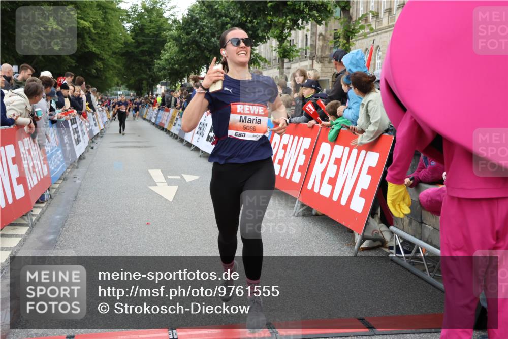 14.06.2026 - REWE Women's Run Strokosch-Dieckow http://msf.ph/oto/9761555 14.06.2026 10:58:40 Ziel 5086, 5980 meine-sportfotos.de