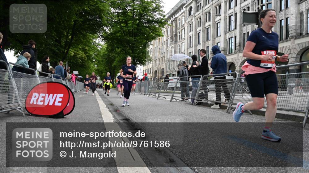 14.06.2026 - REWE Women's Run J. Mangold http://msf.ph/oto/9761586 14.06.2026 11:06:31 Ziel 5347, 5510, 5534, 5542, 5627, 5676, 5734, 5816, 5856 meine-sportfotos.de