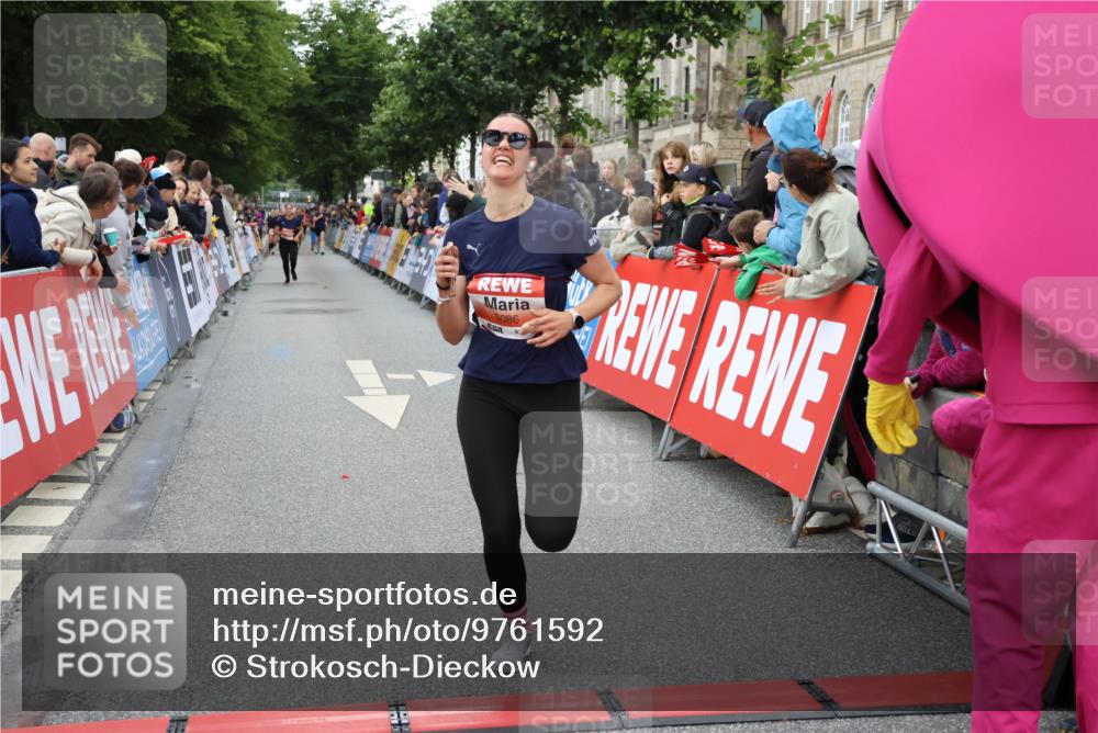 14.06.2026 - REWE Women's Run Strokosch-Dieckow http://msf.ph/oto/9761592 14.06.2026 10:58:40 Ziel 5086, 5980 meine-sportfotos.de