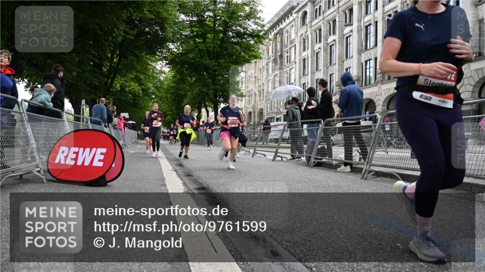14.06.2026 - REWE Women's Run J. Mangold http://msf.ph/oto/9761599 14.06.2026 11:06:34 Ziel 5104, 5510, 5534, 5542, 5676, 5677, 5734, 5856 meine-sportfotos.de
