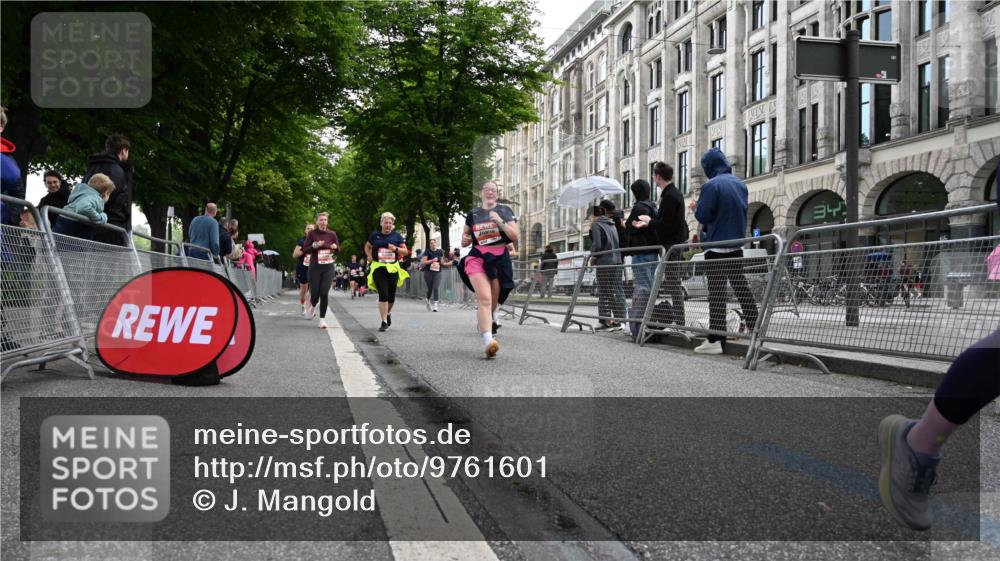 14.06.2026 - REWE Women's Run J. Mangold http://msf.ph/oto/9761601 14.06.2026 11:06:34 Ziel 5104, 5510, 5534, 5542, 5676, 5677, 5734, 5856 meine-sportfotos.de