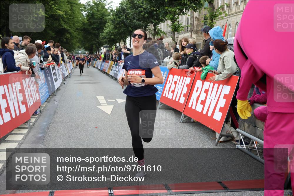 14.06.2026 - REWE Women's Run Strokosch-Dieckow http://msf.ph/oto/9761610 14.06.2026 10:58:40 Ziel 5086, 5980 meine-sportfotos.de