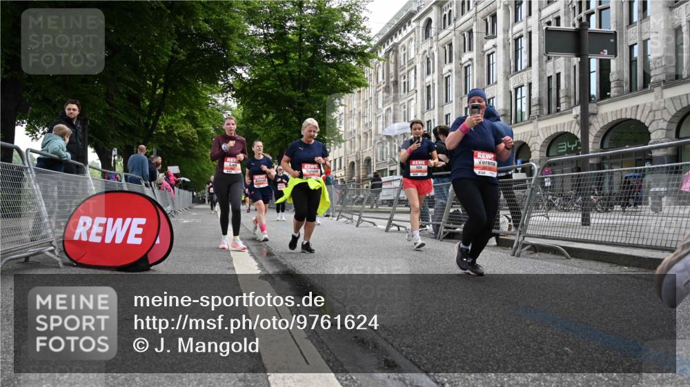 14.06.2026 - REWE Women's Run J. Mangold http://msf.ph/oto/9761624 14.06.2026 11:06:36 Ziel 5104, 5510, 5534, 5542, 5676, 5677, 5734, 5735, 5977 meine-sportfotos.de